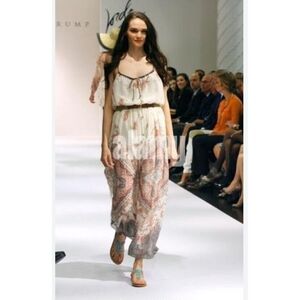 Ivanka Trump Sleeveless Dress Size L Long Maxi Amalfi Floral